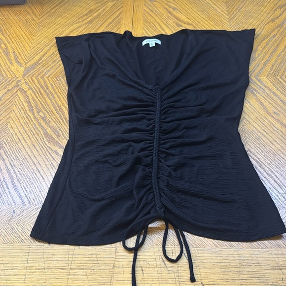 Max Studio Tops - Max studuo V neck top